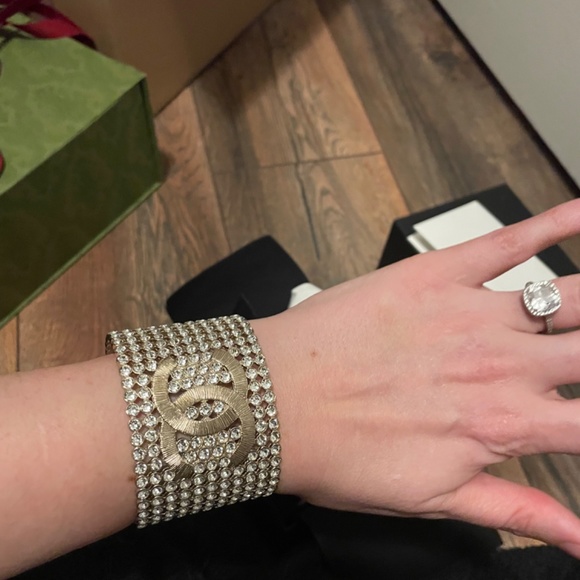 BNIB Chanel Rhinestone Cuff - Picture 3 of 5